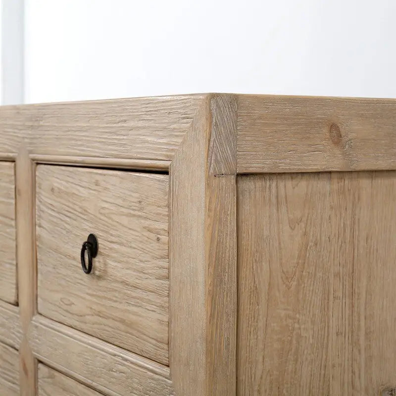 Bahut 8 tiroirs en pin naturel, 226 cm (l) x 46 cm (P) x 89 cm (H)