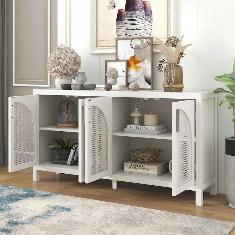 Buffet boho 4 portes blanc/gris/noir avec panneaux en rotin, 152 cm l.